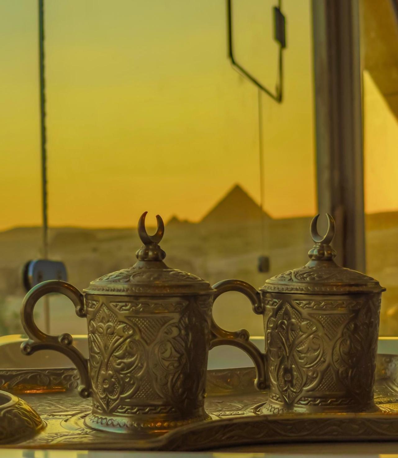 Queen Cleopatra Pyramids View Kafret el-Gabal Kültér fotó