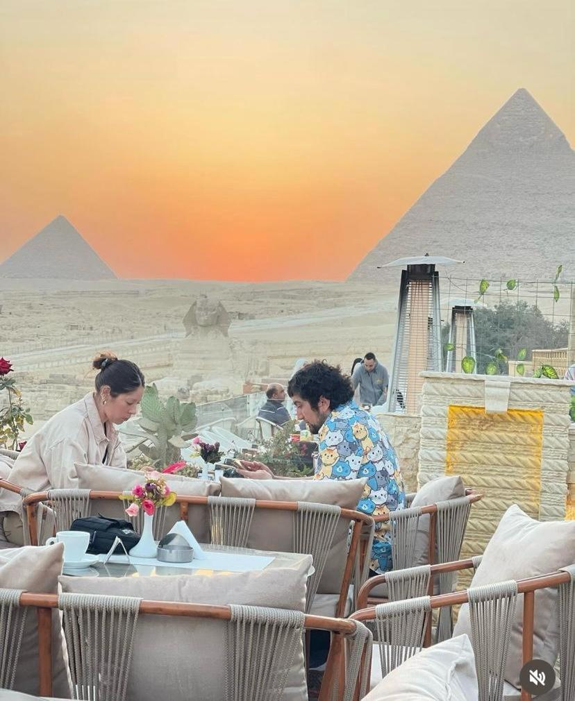 Queen Cleopatra Pyramids View Kafret el-Gabal Kültér fotó